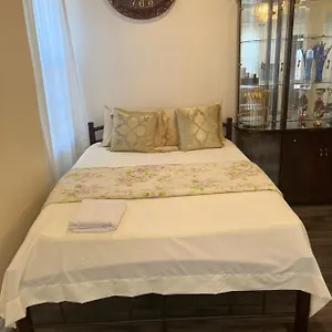  Guest house A Cheap Family In Queens United States